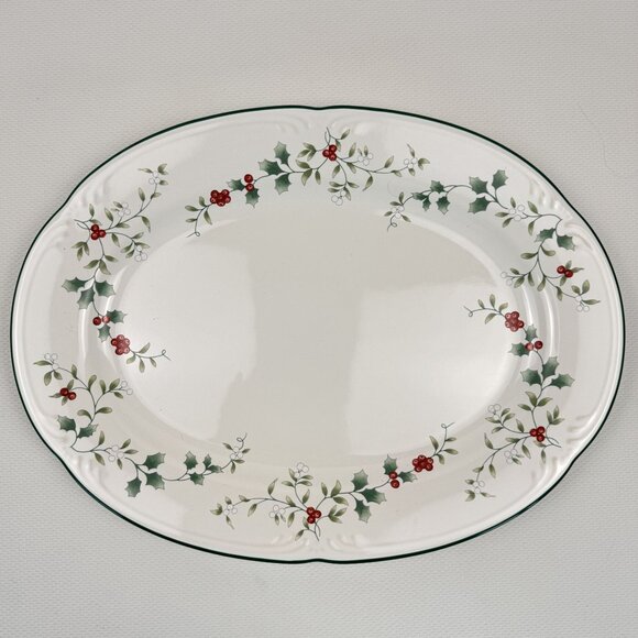 Pfaltzgraff Other - Pfaltzgraff Christmas Winterberry Oval Serving Platter 14.5" Holly Berries Vtg